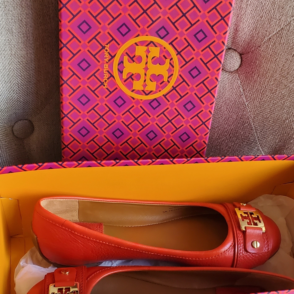 Tory Burch RED Ballet Flats NEW Condition In BOX